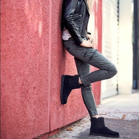 ugg cory boots black